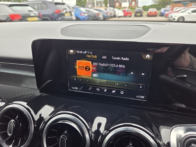 2021 (21) MERCEDES-BENZ GLB 200 AMG Line 5dr 7G-Tronic 5582212