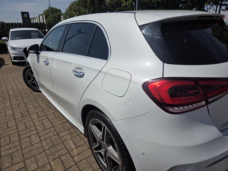 2019 (69) MERCEDES-BENZ A CLASS A180d AMG Line Premium 5dr Auto 5607840