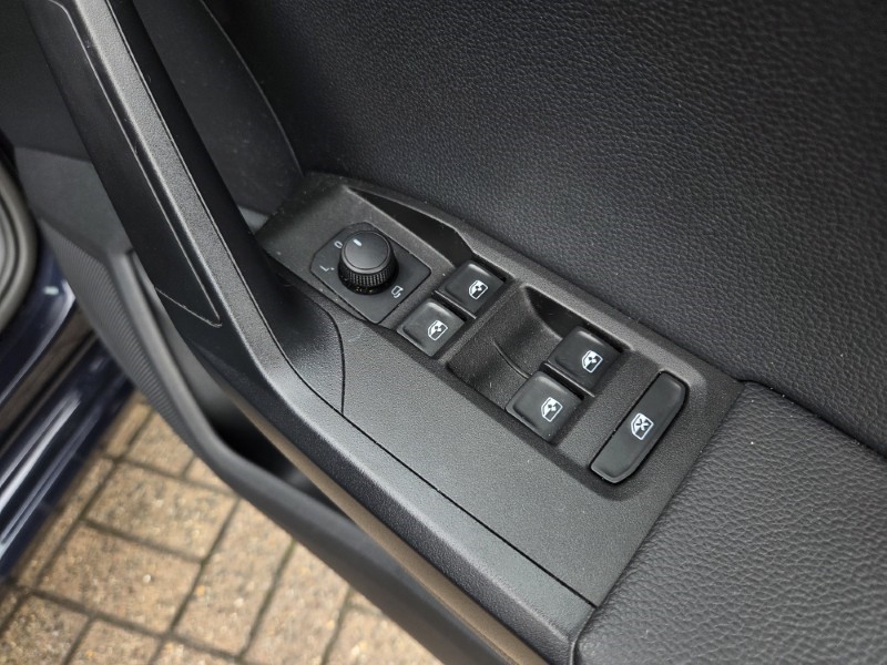 2022 (22) SEAT IBIZA 1.0 TSI 110 FR Sport 5dr 5584095