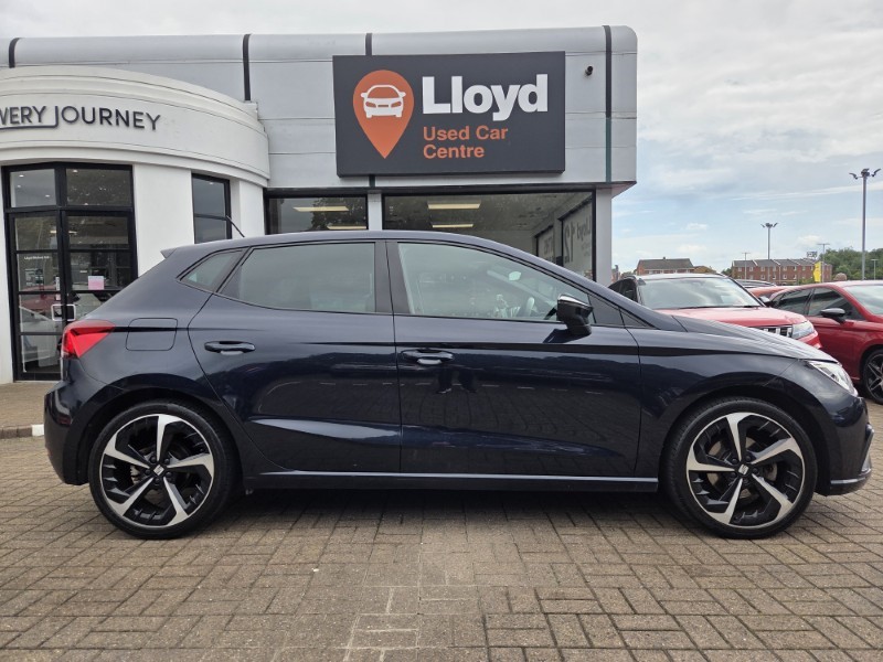 2022 (22) SEAT IBIZA 1.0 TSI 110 FR Sport 5dr 5584064