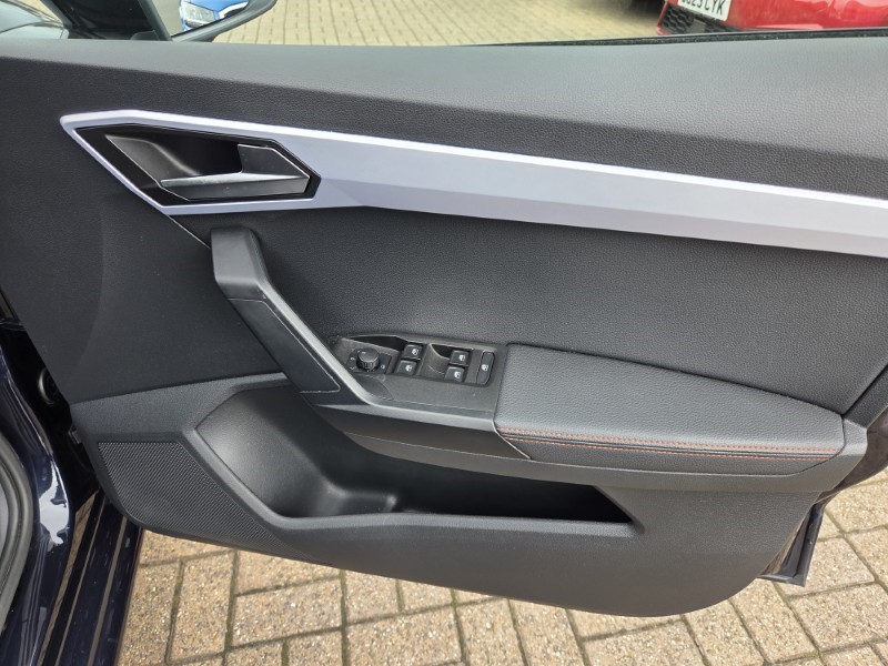 2022 (22) SEAT IBIZA 1.0 TSI 110 FR Sport 5dr 5584094