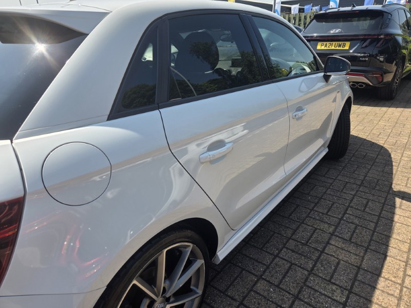 2018 (18) AUDI A1 1.4 TFSI 125 Black Edition Nav 5dr 5595774