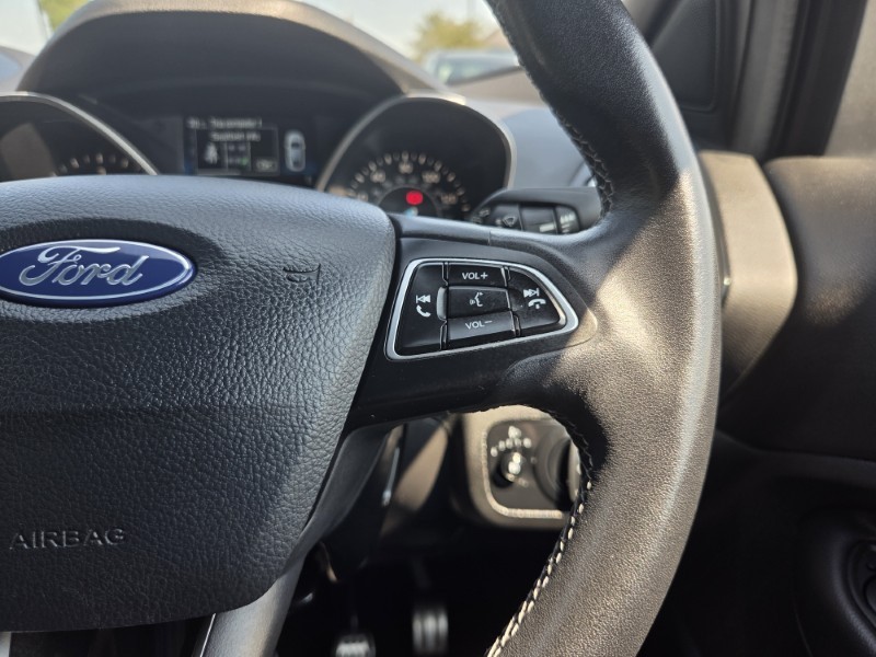 2017 (67) FORD KUGA 2.0 TDCi 180 ST-Line 5dr 5596875