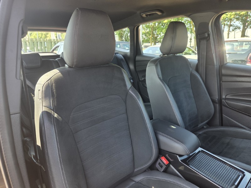 2017 (67) FORD KUGA 2.0 TDCi 180 ST-Line 5dr 5596871