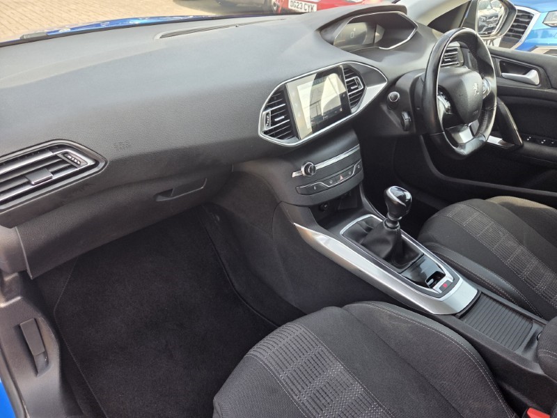 2020 (70) PEUGEOT 308 1.2 PureTech 130 Allure 5dr [Digital i-Cockpit] 5596911