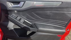 2018 (68) FORD FOCUS 1.0 EcoBoost 125 Titanium 5dr 5598125