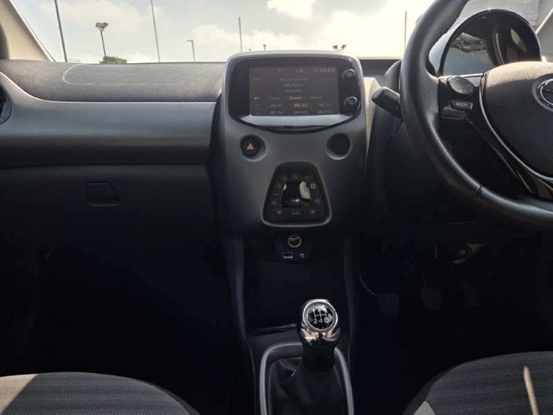 2018 (68) TOYOTA AYGO 1.0 VVT-i X-Plore 5dr 5599687