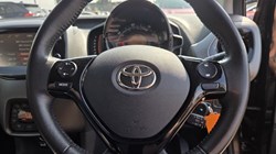 2018 (68) TOYOTA AYGO 1.0 VVT-i X-Plore 5dr 5599697