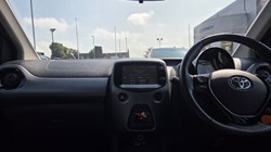 2018 (68) TOYOTA AYGO 1.0 VVT-i X-Plore 5dr 5599685