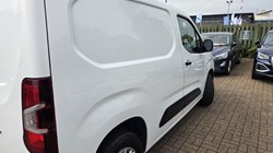 2021 (70) PEUGEOT COMMERCIAL PARTNER 1000 1.5 BlueHDi 100 Grip Van 5622045