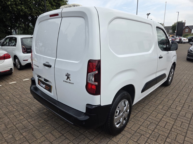 2021 (70) PEUGEOT COMMERCIAL PARTNER 1000 1.5 BlueHDi 100 Grip Van 5622049