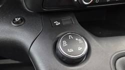 2021 (70) PEUGEOT COMMERCIAL PARTNER 1000 1.5 BlueHDi 100 Grip Van 5622068