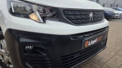 2021 (70) PEUGEOT COMMERCIAL PARTNER 1000 1.5 BlueHDi 100 Grip Van 5622042