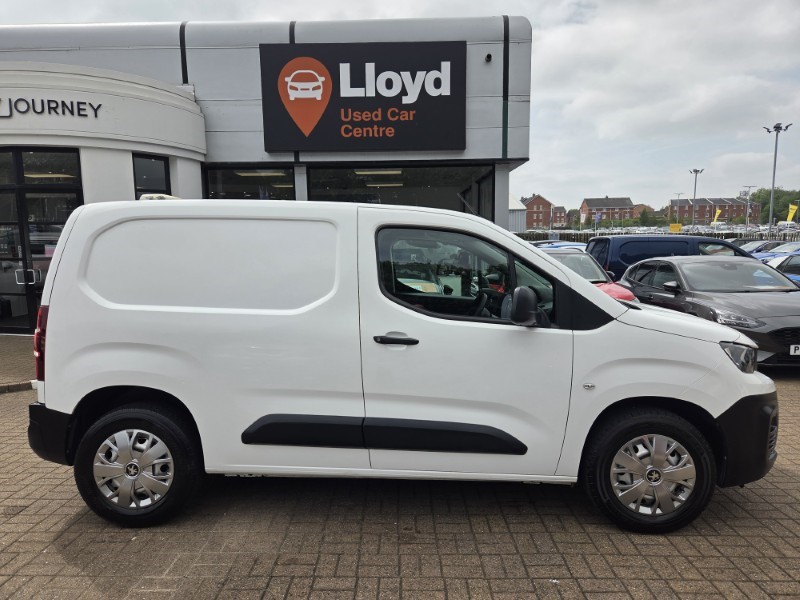 2021 (70) PEUGEOT COMMERCIAL PARTNER 1000 1.5 BlueHDi 100 Grip Van 5622035
