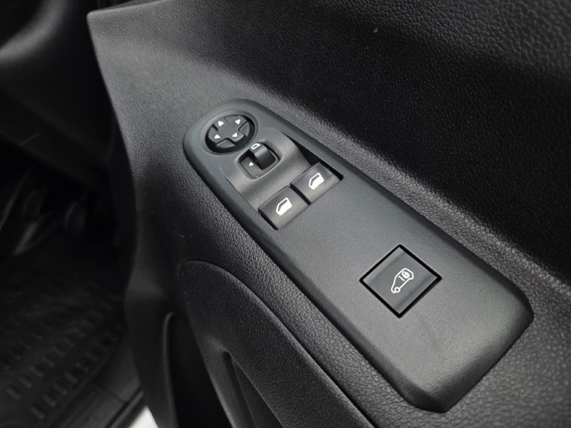 2021 (70) PEUGEOT COMMERCIAL PARTNER 1000 1.5 BlueHDi 100 Grip Van 5622063