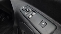 2021 (70) PEUGEOT COMMERCIAL PARTNER 1000 1.5 BlueHDi 100 Grip Van 5622063