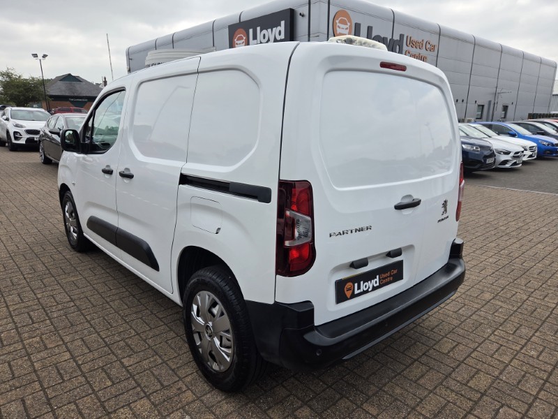 2021 (70) PEUGEOT COMMERCIAL PARTNER 1000 1.5 BlueHDi 100 Grip Van 5622047