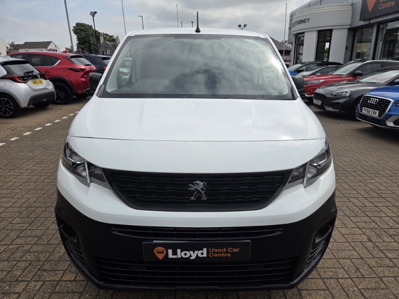 2021 (70) PEUGEOT COMMERCIAL PARTNER 1000 1.5 BlueHDi 100 Grip Van 5622039
