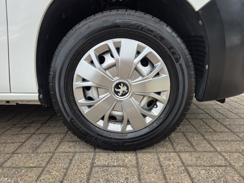 2021 (70) PEUGEOT COMMERCIAL PARTNER 1000 1.5 BlueHDi 100 Grip Van 5622036