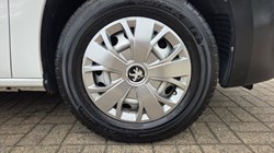 2021 (70) PEUGEOT COMMERCIAL PARTNER 1000 1.5 BlueHDi 100 Grip Van 5622036
