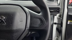 2021 (70) PEUGEOT COMMERCIAL PARTNER 1000 1.5 BlueHDi 100 Grip Van 5622065