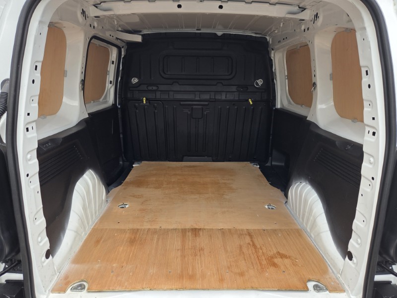 2021 (70) PEUGEOT COMMERCIAL PARTNER 1000 1.5 BlueHDi 100 Grip Van 5622050