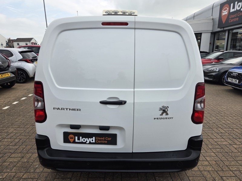 2021 (70) PEUGEOT COMMERCIAL PARTNER 1000 1.5 BlueHDi 100 Grip Van 5622048