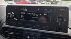 2021 (70) PEUGEOT COMMERCIAL PARTNER 1000 1.5 BlueHDi 100 Grip Van 5622070