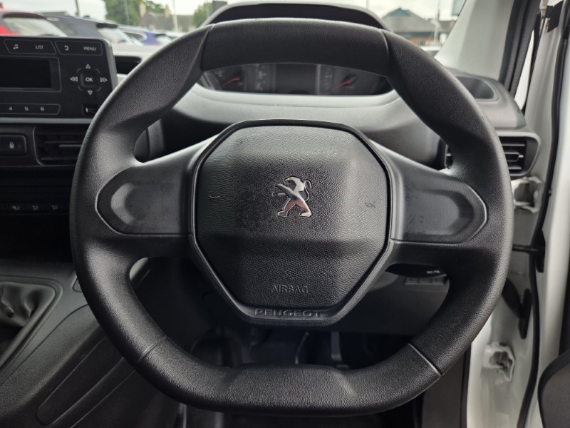 2021 (70) PEUGEOT COMMERCIAL PARTNER 1000 1.5 BlueHDi 100 Grip Van 5622066