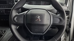 2021 (70) PEUGEOT COMMERCIAL PARTNER 1000 1.5 BlueHDi 100 Grip Van 5622066