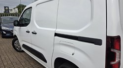 2021 (70) PEUGEOT COMMERCIAL PARTNER 1000 1.5 BlueHDi 100 Grip Van 5622044