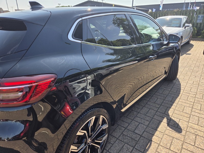 2023 (72) RENAULT CLIO 1.6 E-TECH full hybrid 145 Techno 5dr Auto 5608879