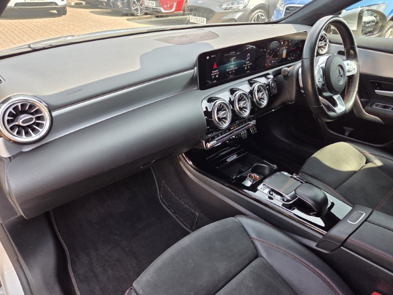 2019 (19) MERCEDES-BENZ A CLASS A180d AMG Line Premium 5dr Auto 5618911