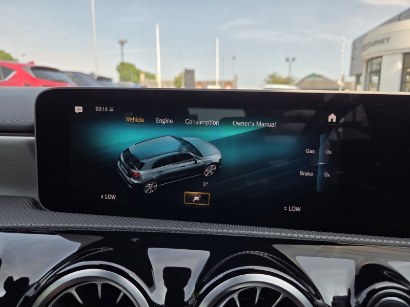 2019 (19) MERCEDES-BENZ A CLASS A180d AMG Line Premium 5dr Auto 5618933