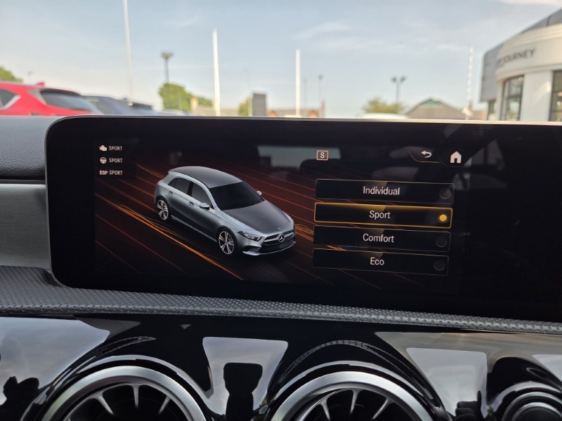 2019 (19) MERCEDES-BENZ A CLASS A180d AMG Line Premium 5dr Auto 5618934