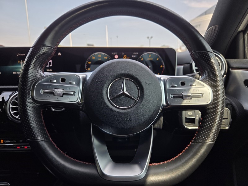 2019 (19) MERCEDES-BENZ A CLASS A180d AMG Line Premium 5dr Auto 5618919
