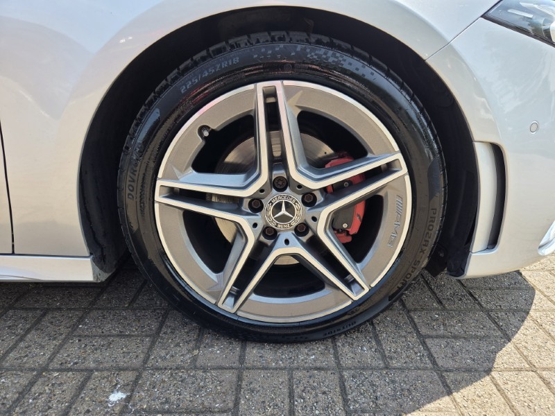 2019 (19) MERCEDES-BENZ A CLASS A180d AMG Line Premium 5dr Auto 5618886