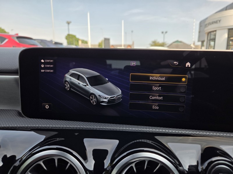 2019 (19) MERCEDES-BENZ A CLASS A180d AMG Line Premium 5dr Auto 5618935