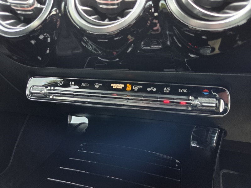 2019 (19) MERCEDES-BENZ A CLASS A180d AMG Line Premium 5dr Auto 5618923