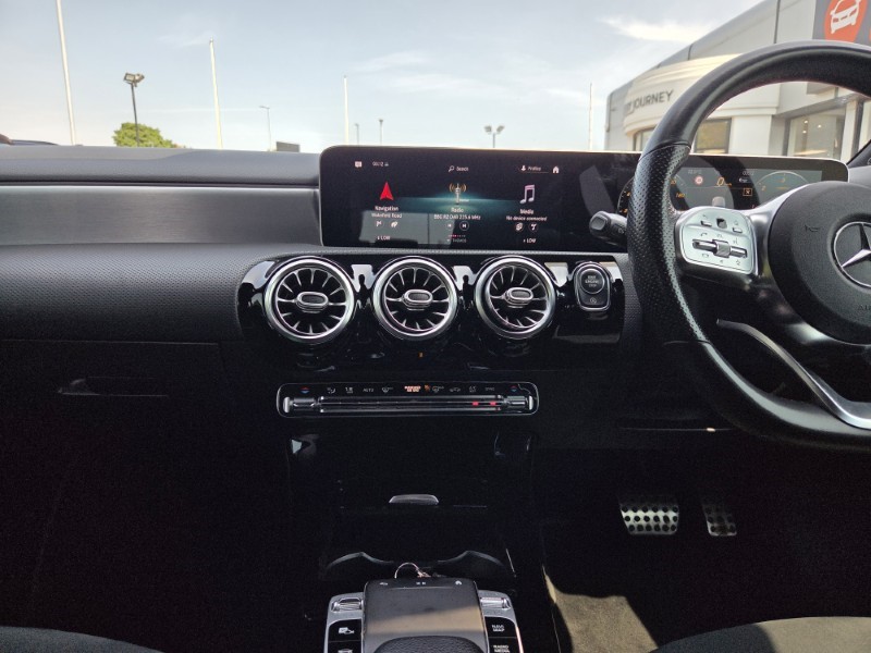2019 (19) MERCEDES-BENZ A CLASS A180d AMG Line Premium 5dr Auto 5618908