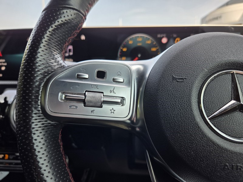 2019 (19) MERCEDES-BENZ A CLASS A180d AMG Line Premium 5dr Auto 5618917