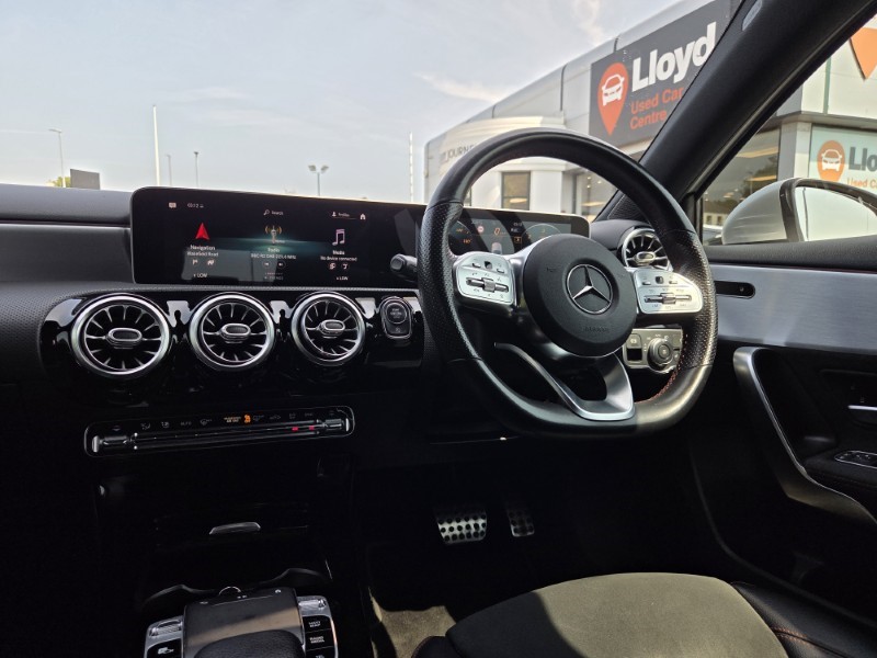 2019 (19) MERCEDES-BENZ A CLASS A180d AMG Line Premium 5dr Auto 5618907