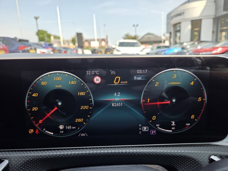 2019 (19) MERCEDES-BENZ A CLASS A180d AMG Line Premium 5dr Auto 5618937