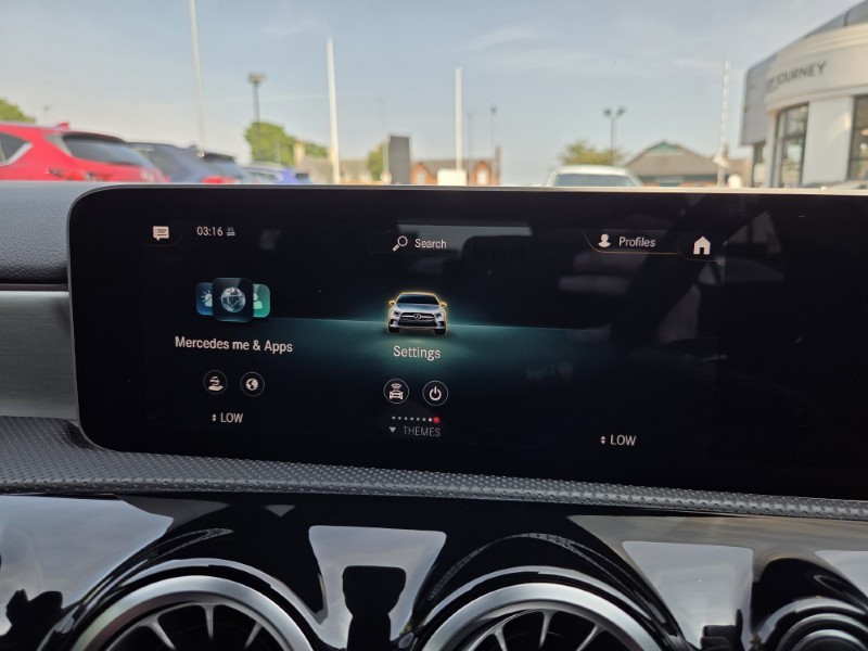 2019 (19) MERCEDES-BENZ A CLASS A180d AMG Line Premium 5dr Auto 5618927