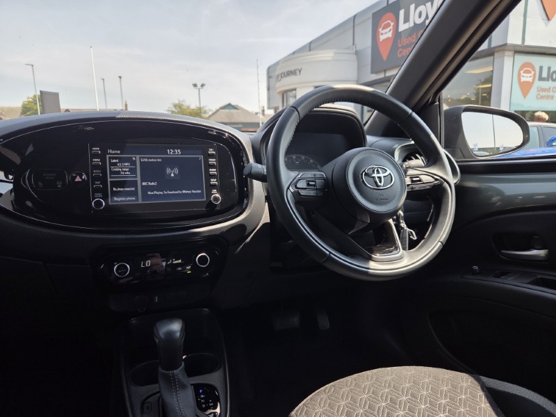 2023 (73) TOYOTA AYGO X 1.0 VVT-i Edge 5dr Auto 5618734
