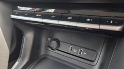 2022 (71) MG MOTOR UK ZS 1.5 VTi-TECH Exclusive 5dr 5621921