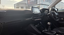 2021 (71) PEUGEOT 2008 1.2 PureTech 130 Allure Premium 5dr 5630694
