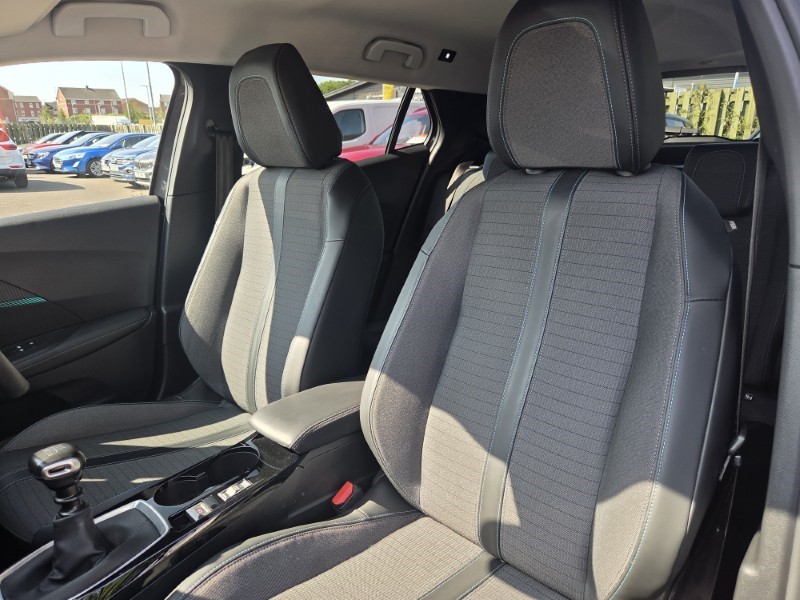 2021 (71) PEUGEOT 2008 1.2 PureTech 130 Allure Premium 5dr 5630697
