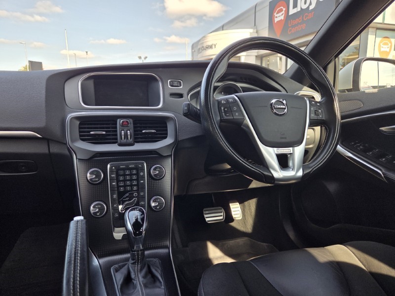 2019 (68) VOLVO V40 D2 [120] R DESIGN Nav Plus 5dr Geartronic 5645294