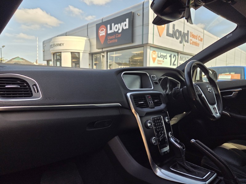 2019 (68) VOLVO V40 D2 [120] R DESIGN Nav Plus 5dr Geartronic 5645296